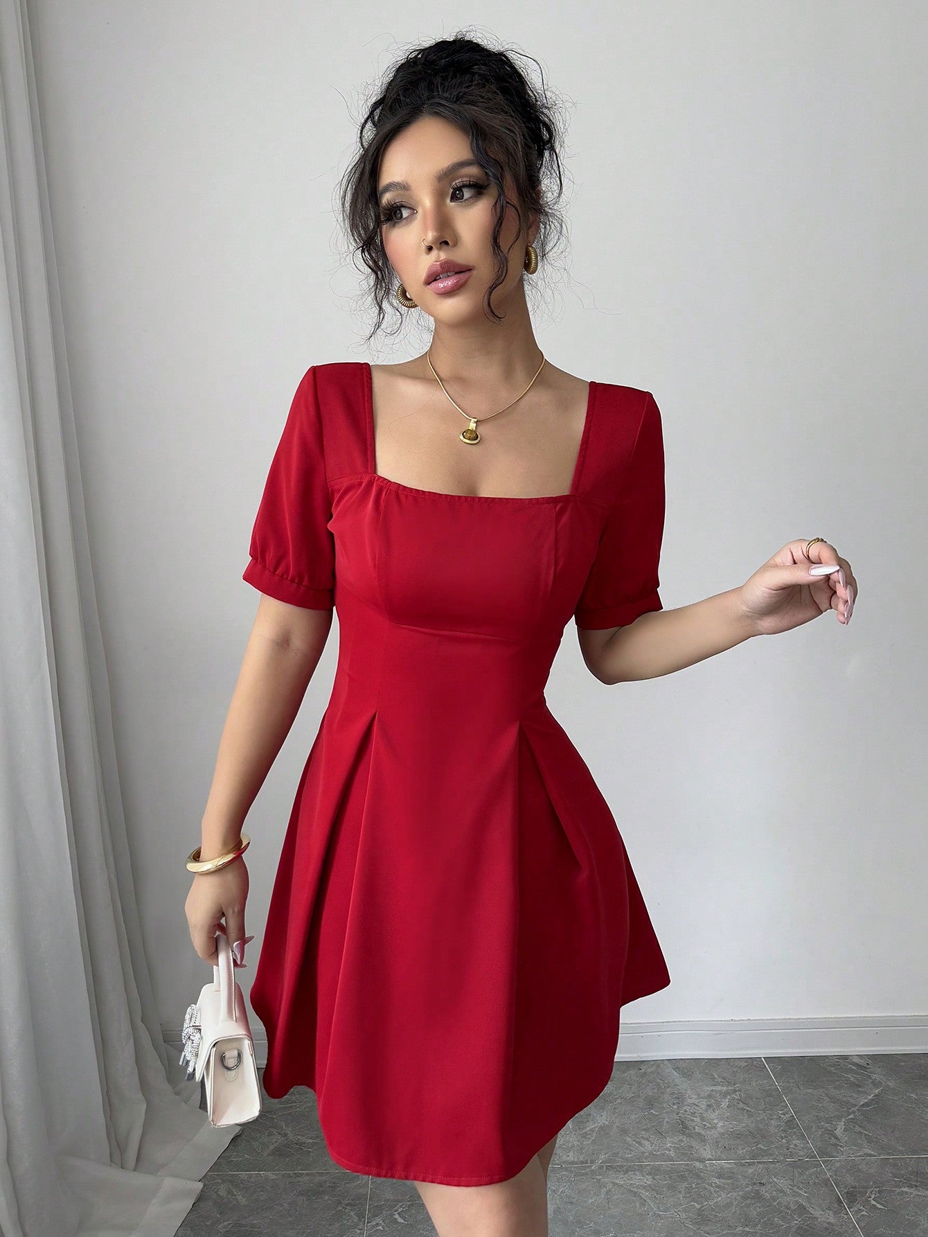 Women Square Neck Slim Fit Red Dress with Waist Detail | noémi