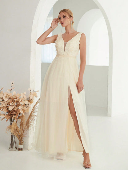 Womens V Neck Sleeveless Lace Dress | noémi