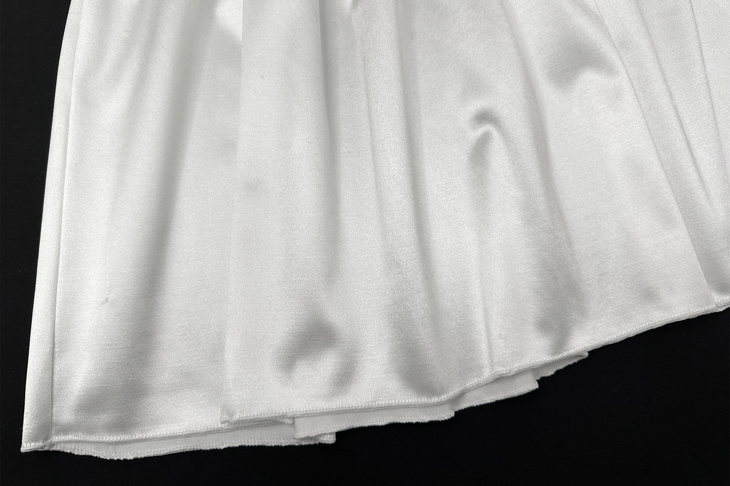 Cinched Satin Tube Dress | Slim Fit Bud | noémi