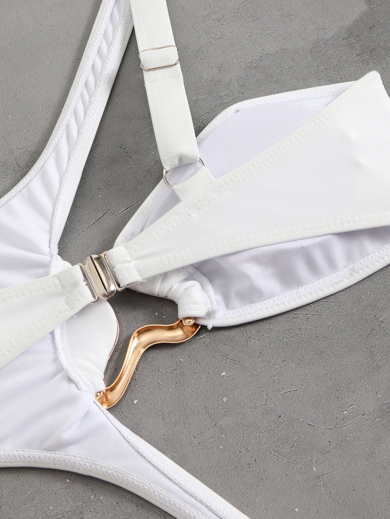 Cutout One Piece Swimsuit with Sculpted Shape | noémi