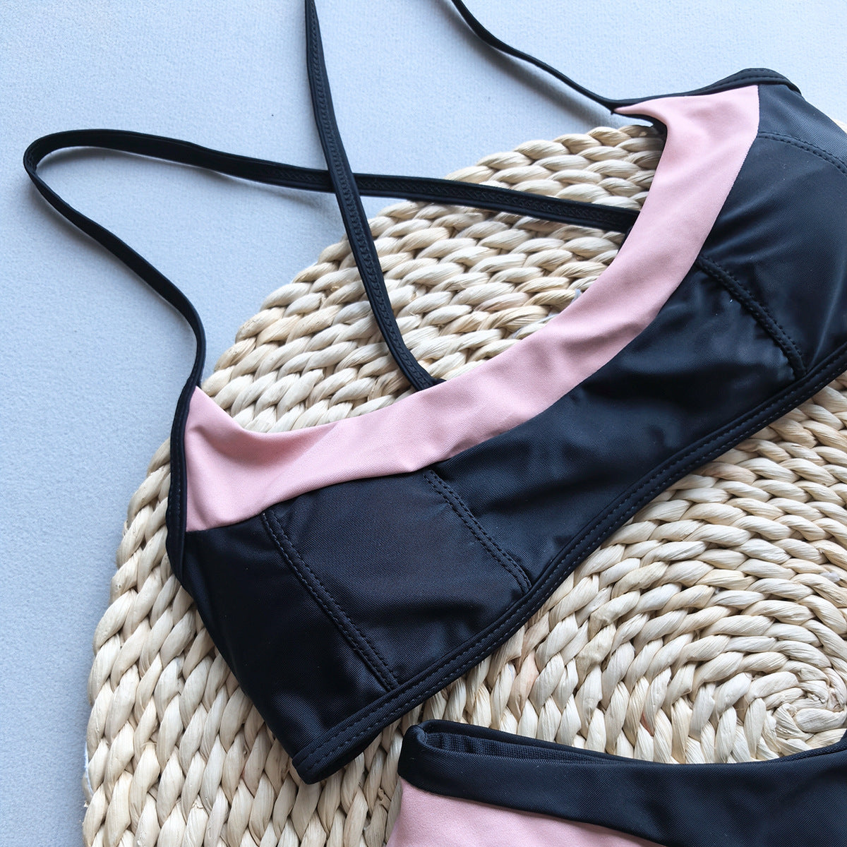 Stitch Detail Split Bikini Swimsuit for Women | noémi