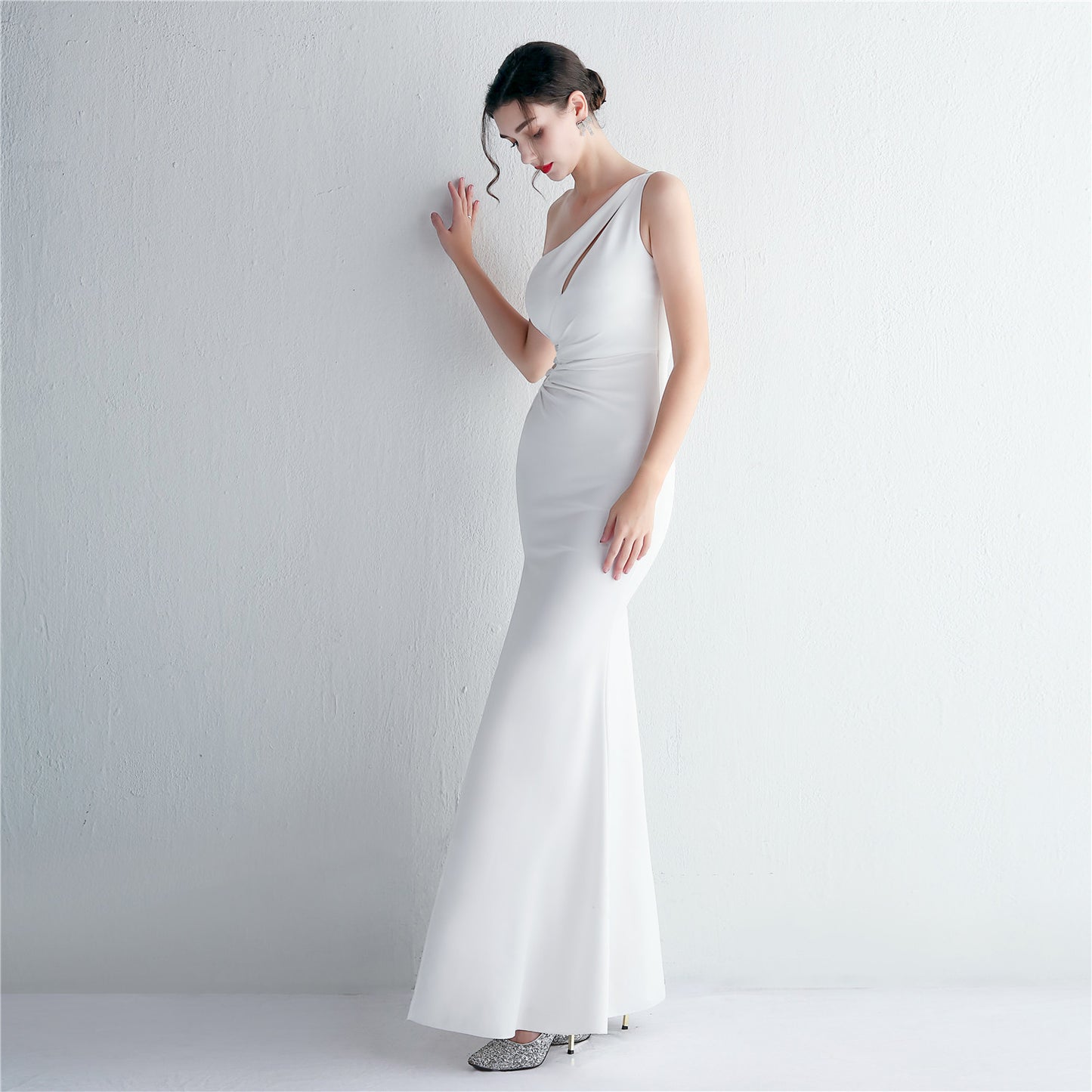 Folding Beaded Fishtail Dress | Slim Fit Toast Long Shoulder | noémi