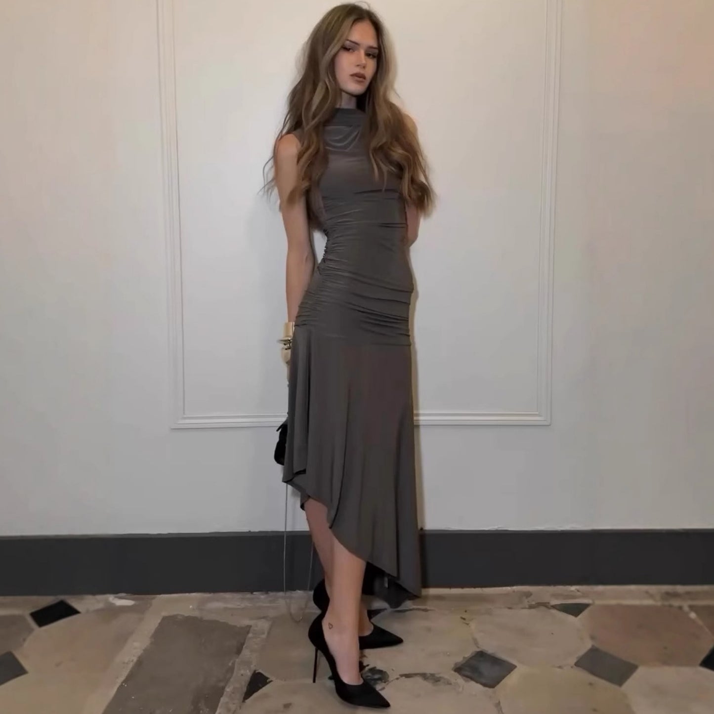 Womens Midi Dress | Slim Fit, Pleated Detail, Round Neck | noémi