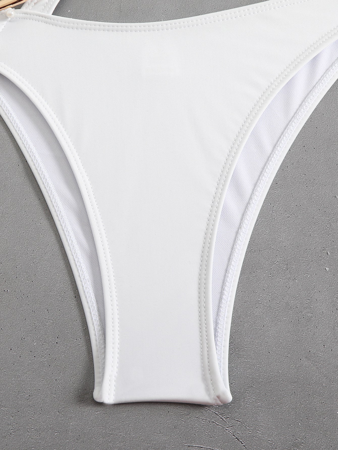 Cutout One Piece Swimsuit with Sculpted Shape | noémi