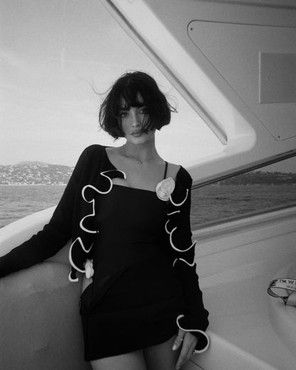 Wavy Contrast Trim Knit Top | Slim Fit, Contrast Stitch, Long Sleeve | noémi