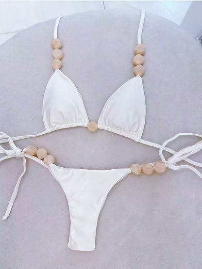 Two Piece Bikini Set with Lacing Detail and Beach Style Design | noémi