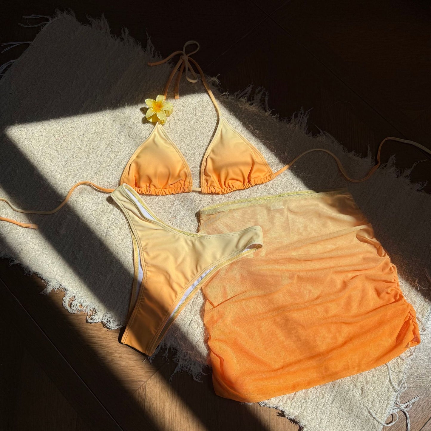 Gradient Color Three Piece Bikini Swimsuit Set for Women | noémi