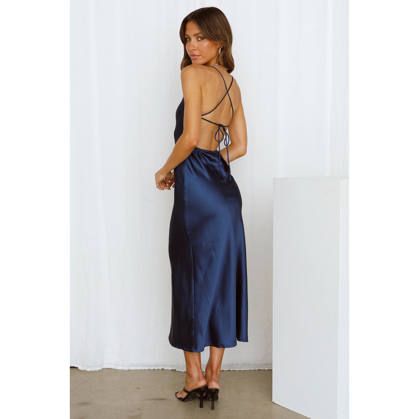 Back Lace Up Slim Fit Mid Length Dress For Women | noémi