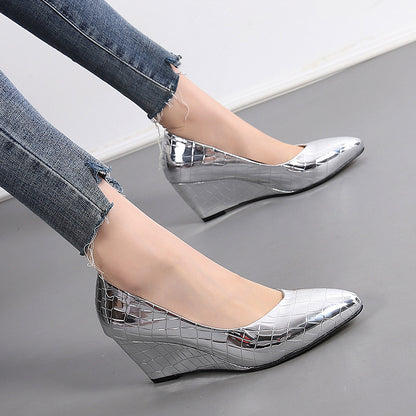 Women's Pointed Toe Wedge Heels | Patent Leather & Mirror Metallic Pumps | noémi