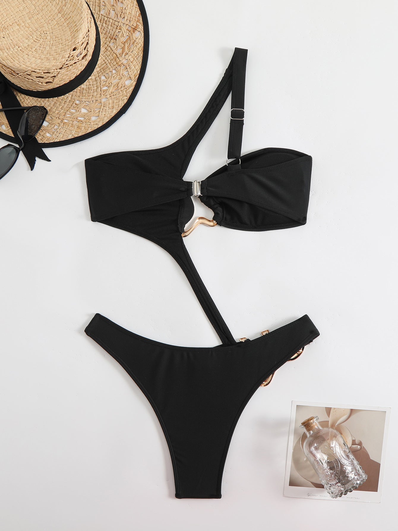 Cutout One Piece Swimsuit with Sculpted Shape | noémi