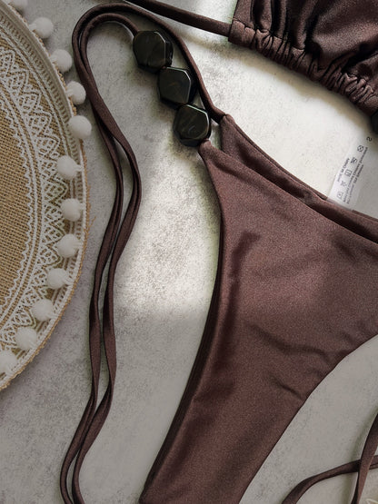 Two Piece Bikini Set with Lacing Detail and Beach Style Design | noémi