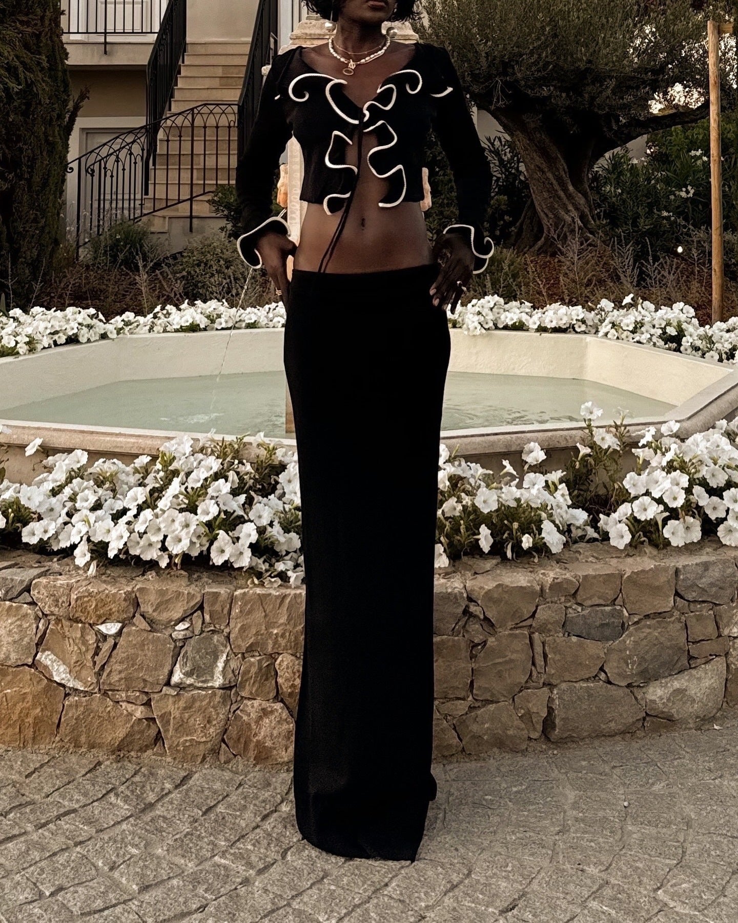 Wavy Contrast Trim Knit Top | Slim Fit, Contrast Stitch, Long Sleeve | noémi