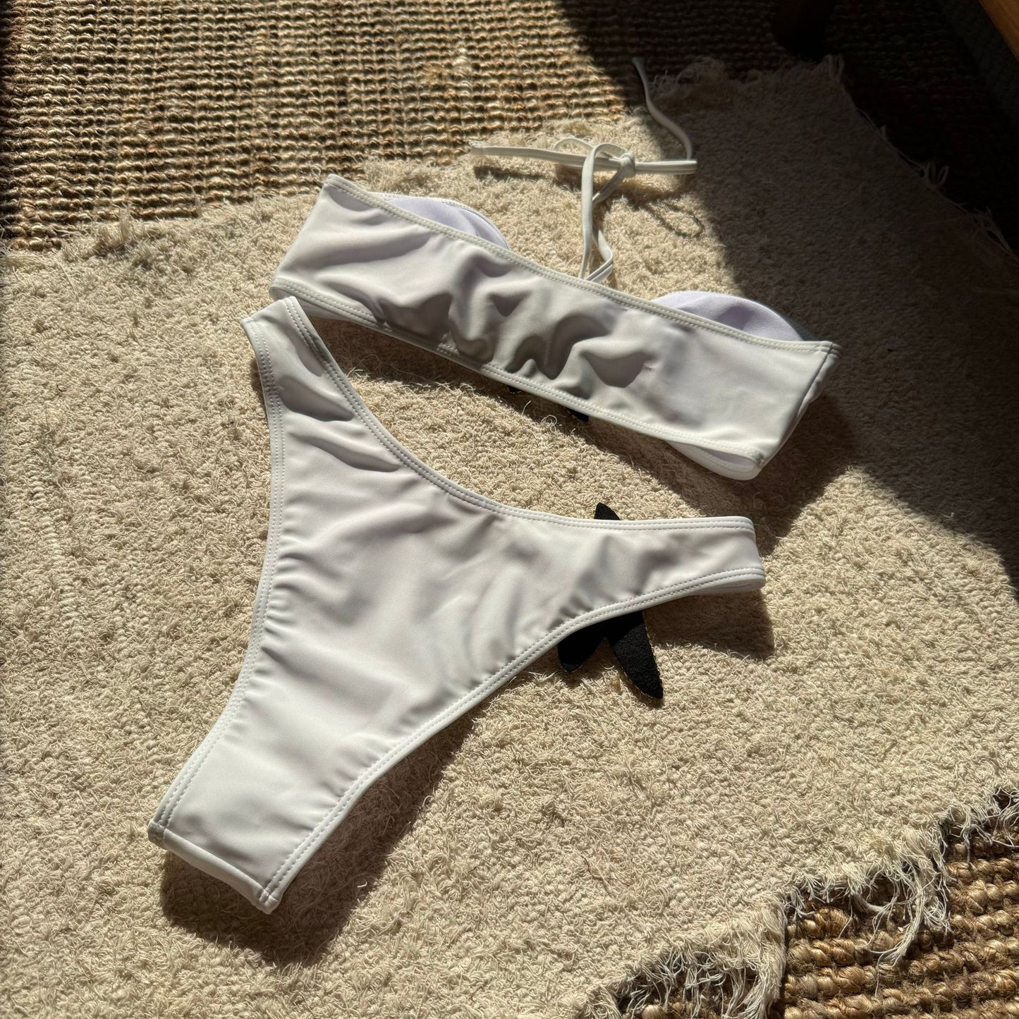 Solid Color Starfish Cloth Embroidered Lacing Split Swimsuit Bikini | noémi