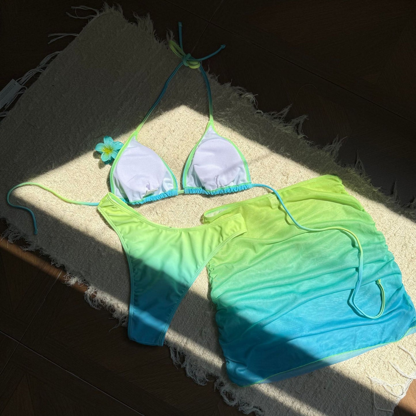 Gradient Color Three Piece Bikini Swimsuit Set for Women | noémi