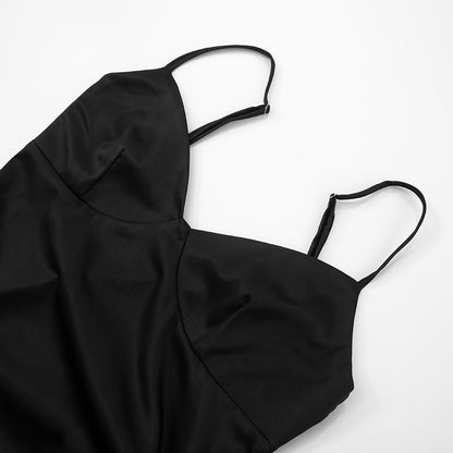 Lace Patchwork Black Dress with Slim Fit and Adjustable Straps | noémi