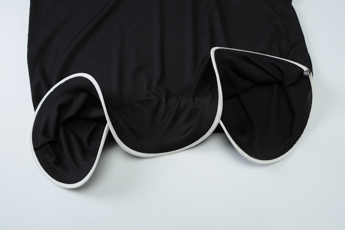 Womens Backless Halter Dress with Sleeveless Design Wooden Earrings | noémi