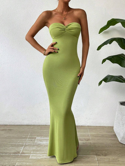 Strapless Sheath Dress with Open Back and Clean Fitted Silhouette | noémi