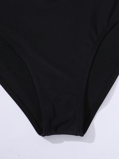 Solid Color Tied Criss Cross Split Bikini Swimsuit | noémi