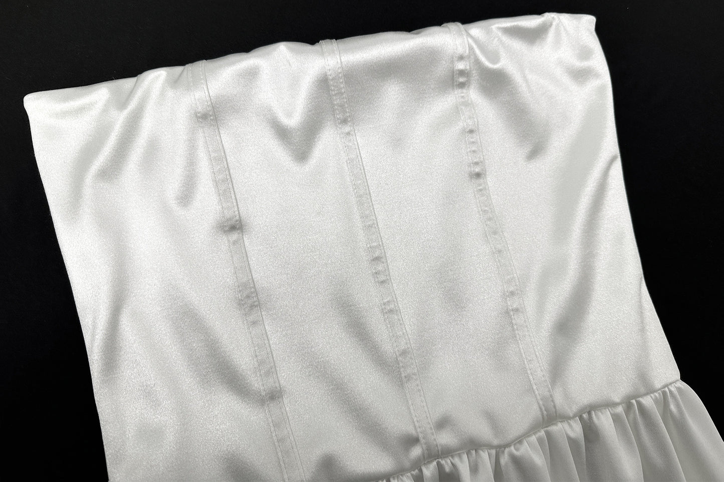 Cinched Satin Tube Dress | Slim Fit Bud | noémi